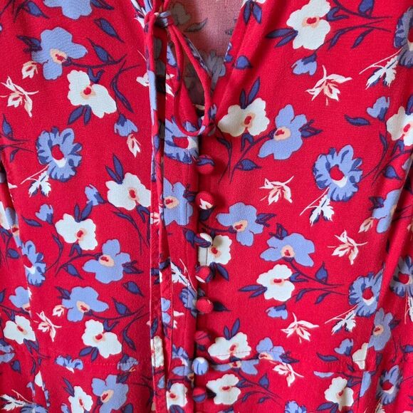 EUC EXPRESS RED FLORAL V NECK BUTTONED SHORT DRESS SIZE LARGE - Picture 7 of 16